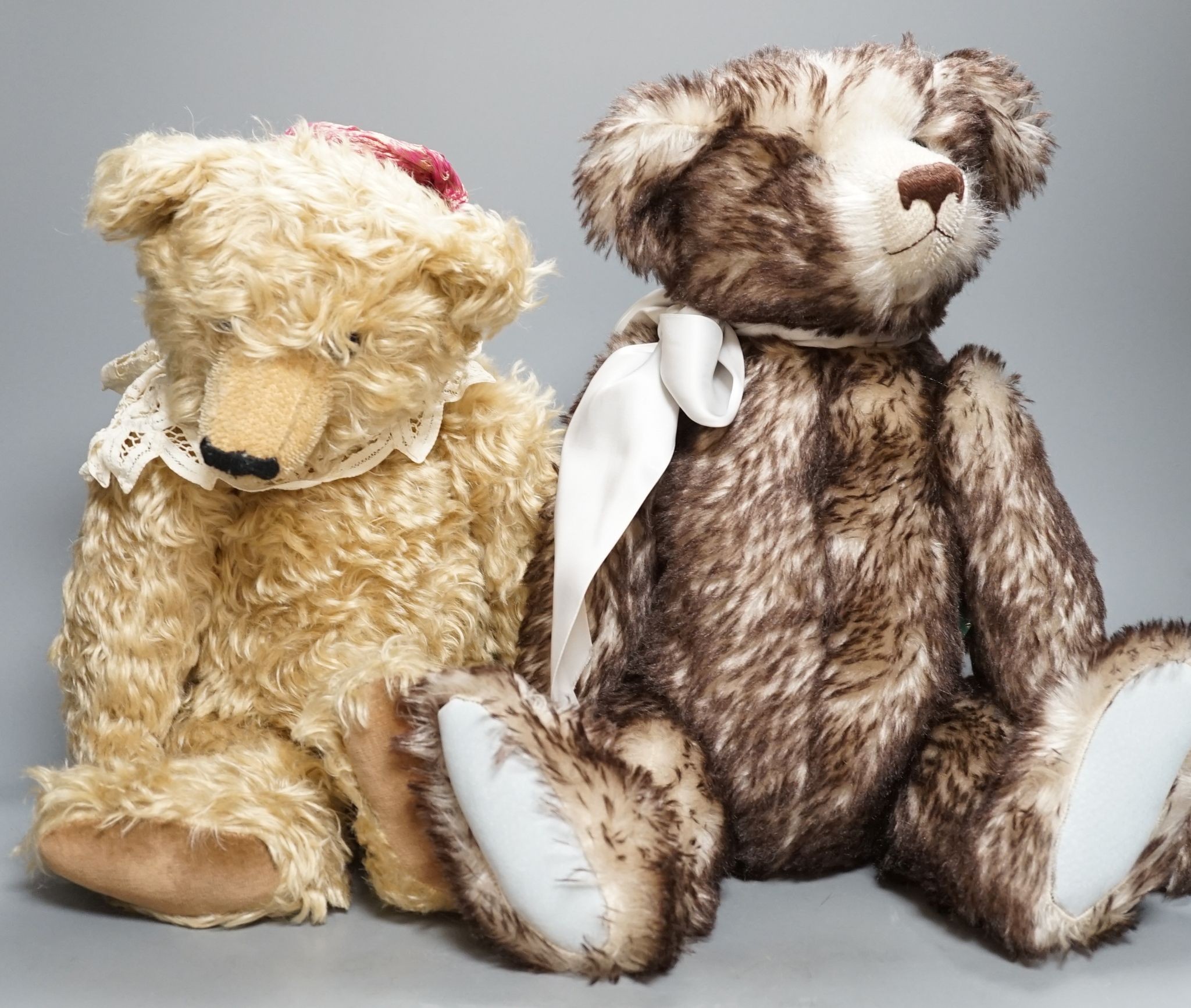 Four Pam Howells bears and one Clements bear